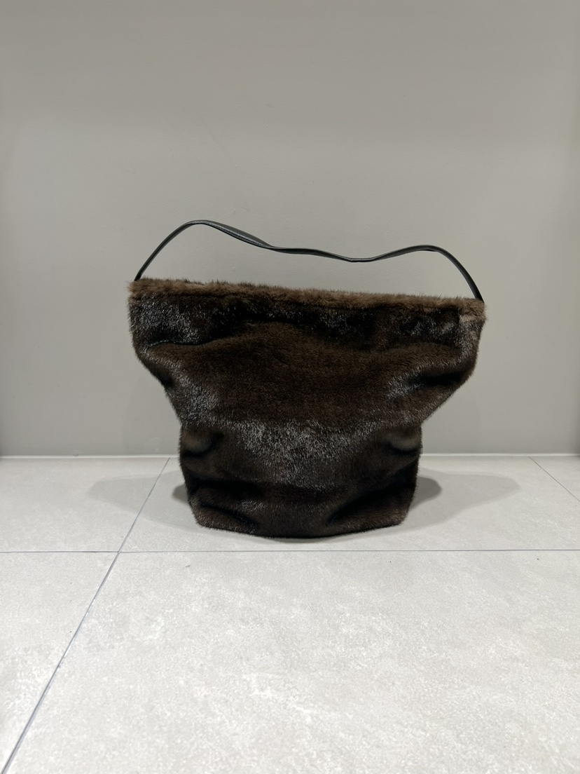 CESTLAVIE東大門直郵女士新品休閑熱賣單肩斜跨包毛皮皮革CESTLAVIE單肩/斜跨包圖色1