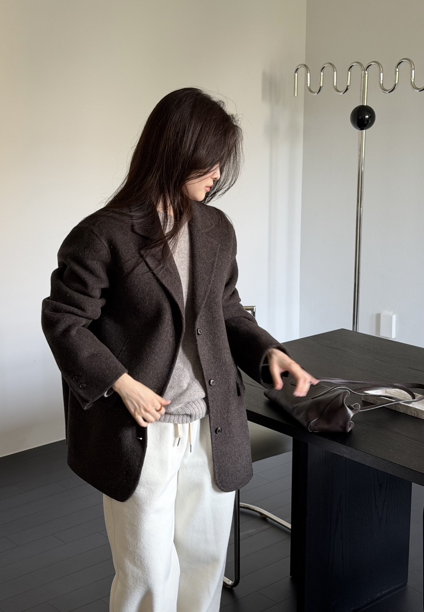 AMY GRACE-A韓國代購女士新品推薦時尚人氣真品短款大衣AMY GRACE短款大衣