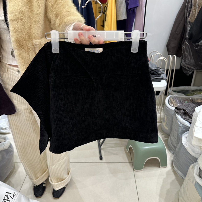EGG IS東大門實拍女裝新品休閑真品推薦短裙天鵝絨燈芯絨EGG IS短裙圖色2黑色