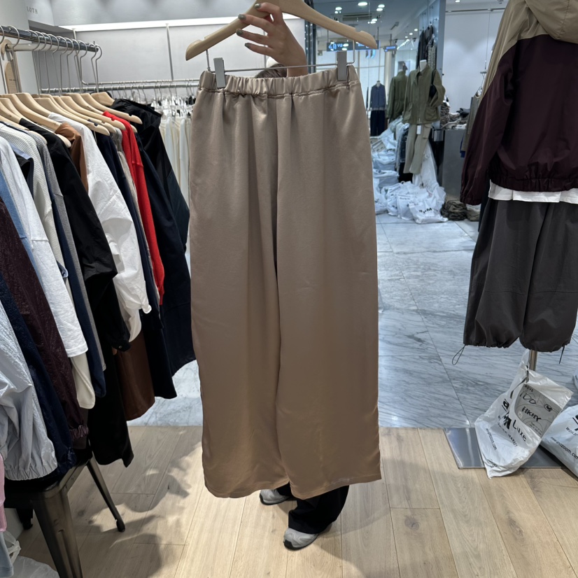 REVE-L東大門直郵女裝新款推薦休閑熱賣時尚人氣休閑褲緞面REVE-L休閑褲圖色1卡其色