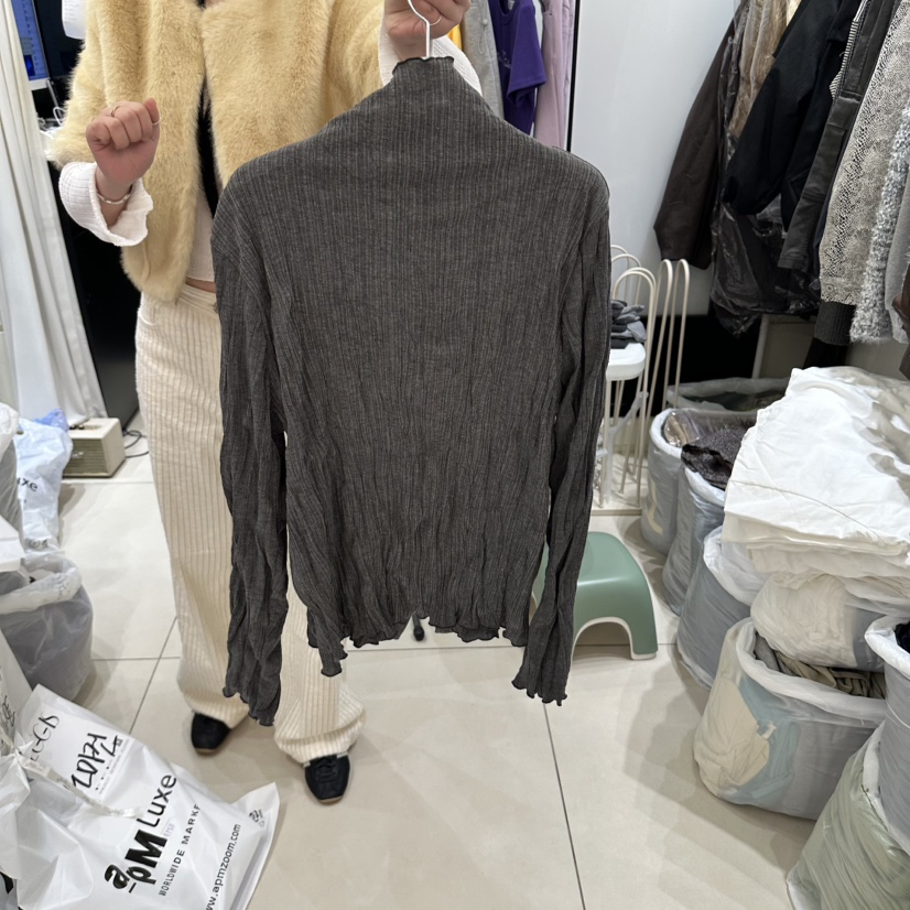 EGG IS東大門實拍女裝新品時尚熱賣推薦襯衫蕾絲衫高領褶裥EGG IS襯衫/蕾絲衫