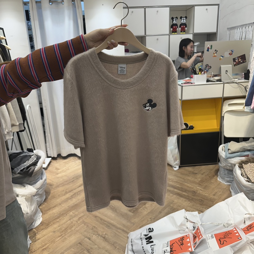 DE LINE東大門實拍女士新品時尚休閑熱賣真品T恤毛絨米奇DE LINET恤圖色3駝色