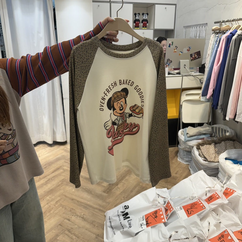 DE LINE韓國直郵女士新款人氣真品推薦長袖T恤插肩袖豹紋DE LINE長袖T恤圖色3咖色