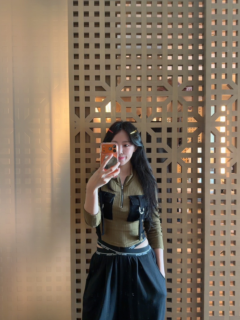 SEOUL PALETTE-Q東大門實拍女裝新品時尚長袖T恤半拉鏈工裝修身SEOUL PALETTE-Q長袖T恤