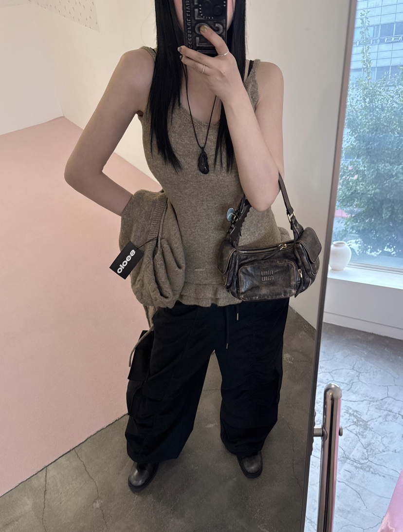 SEOLO韓國直郵女裝新款休閑時尚推薦真品熱賣人氣吊帶背心Seolo seoul吊帶/背心