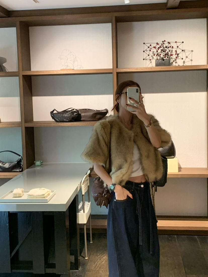 REVE CITE-L東大門直郵女士新款真品推薦短款大衣皮草柔軟REVE CITE-L短款大衣