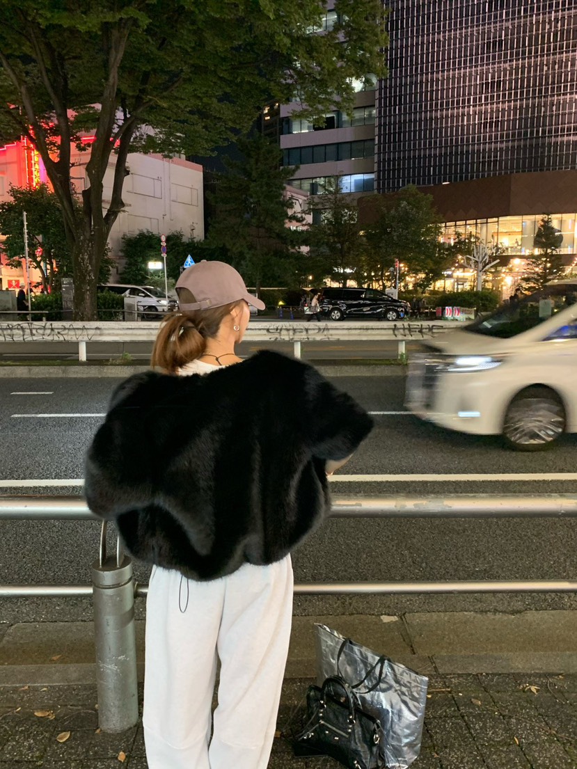 REVE CITE-L東大門直郵女士新款真品推薦短款大衣皮草柔軟REVE CITE-L短款大衣