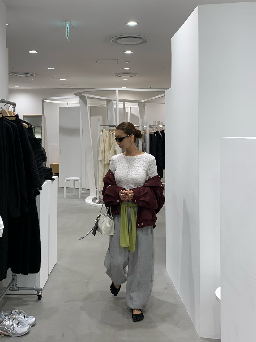 REVE CITE-L東大門實拍女士新品真品推薦長袖T恤抓絨蕾絲REVE CITE-L長袖T恤