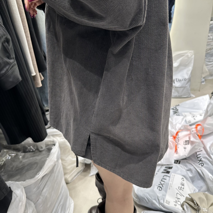AT THE END韓國直郵女士新款休閑時尚推薦人氣襯衫蕾絲衫AT THE END襯衫/蕾絲衫