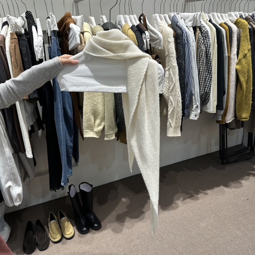 OVERTAKE東大門代購女裝新品真品熱賣時尚推薦圍巾披肩羊絨OVERTAKE圍巾/披肩圖色1