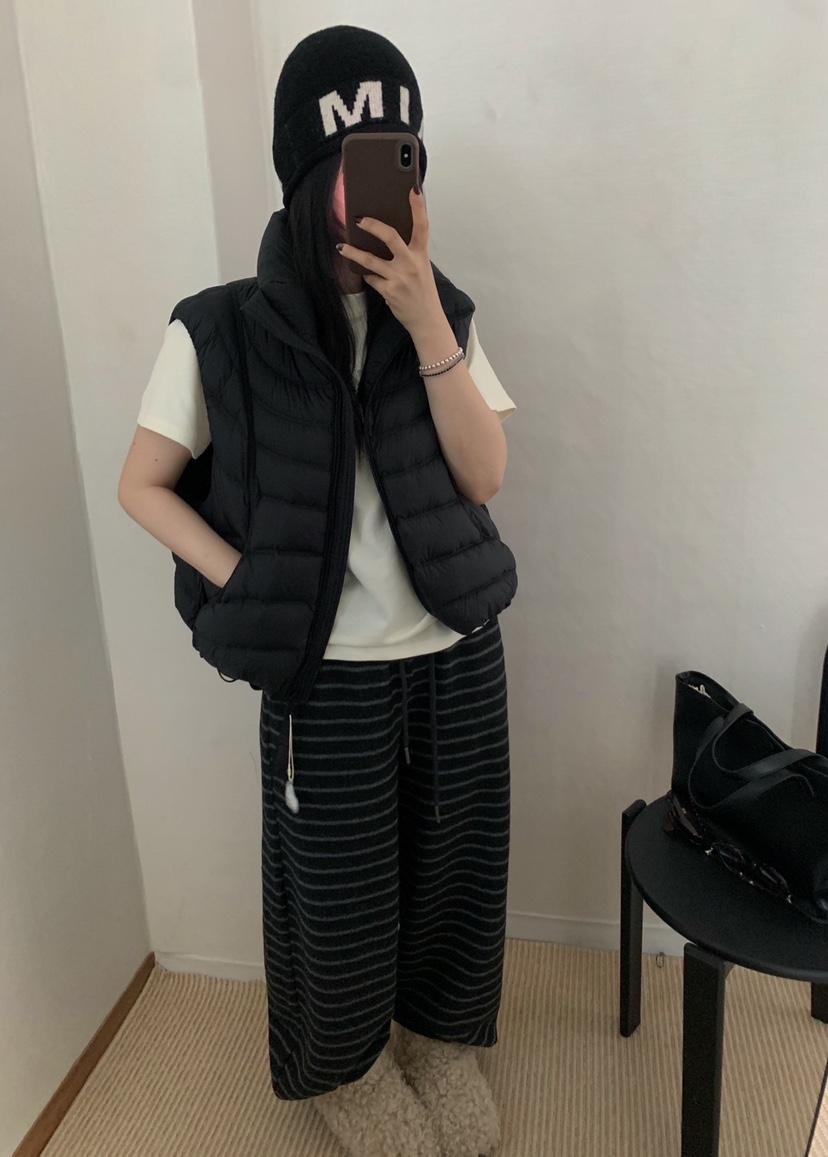 TWENTY FOUR SEVEN24-7東大門直郵女裝新款休閑馬甲蓬松鴨絨TEWNTY FOUR SEVEN24-7馬甲
