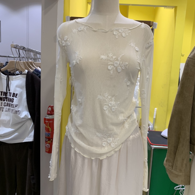 LE MASTERPLACE東大門實拍女士新品熱賣人氣長袖T恤刺繡Le masterpiece長袖T恤圖色1