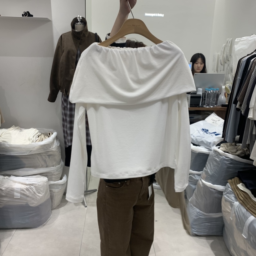ANN MARGRET東大門實拍女士新品推薦長袖T恤露肩GRETA.Y長袖T恤圖色1