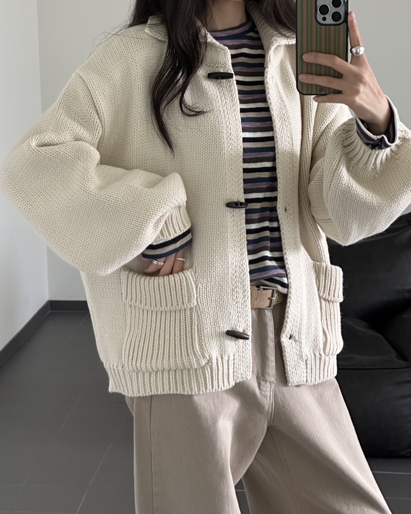 HOWDY/FACT THE NERD東大門代購女裝新品推薦人氣毛衣HOWDY/FACT THE NERD毛衣