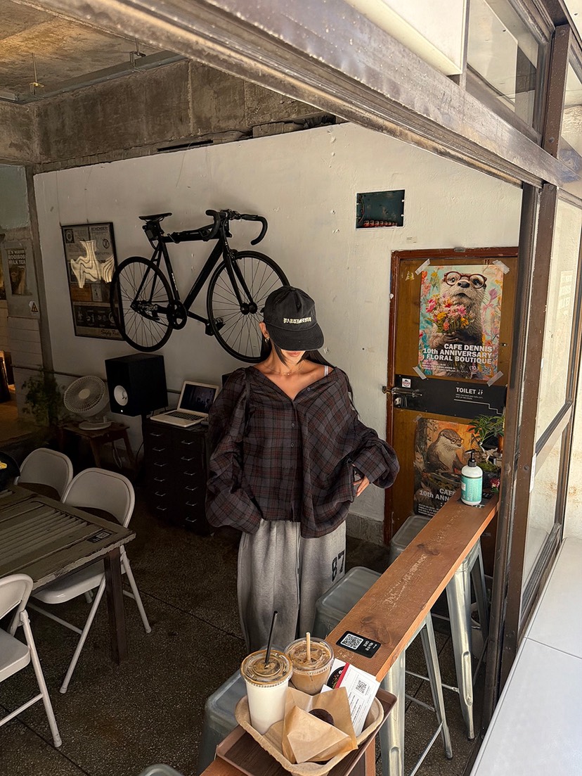 OKIE東大門實拍女裝新品推薦真品熱賣時尚襯衫蕾絲衫格子OKIE襯衫/蕾絲衫