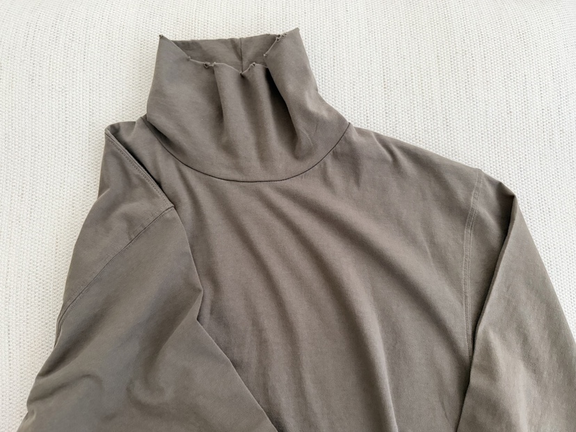 OP PER韓國直郵女裝新款人氣推薦熱賣真品時尚長袖T恤復古OPPER-simplebeige長袖T恤