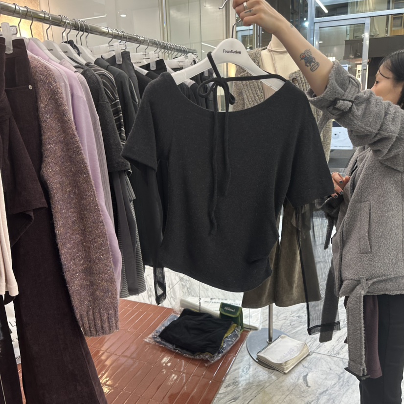 FOUNDATION韓國直郵女裝新品人氣推薦時尚長袖T恤假兩件褶皺FOUNDATION長袖T恤圖色3黑色