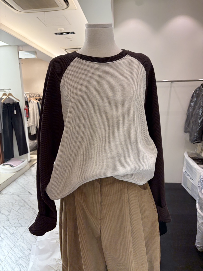 POSTMODERN東大門直郵女裝新品推薦人氣衛衣插肩袖華夫格POSTMODERN衛衣圖色2