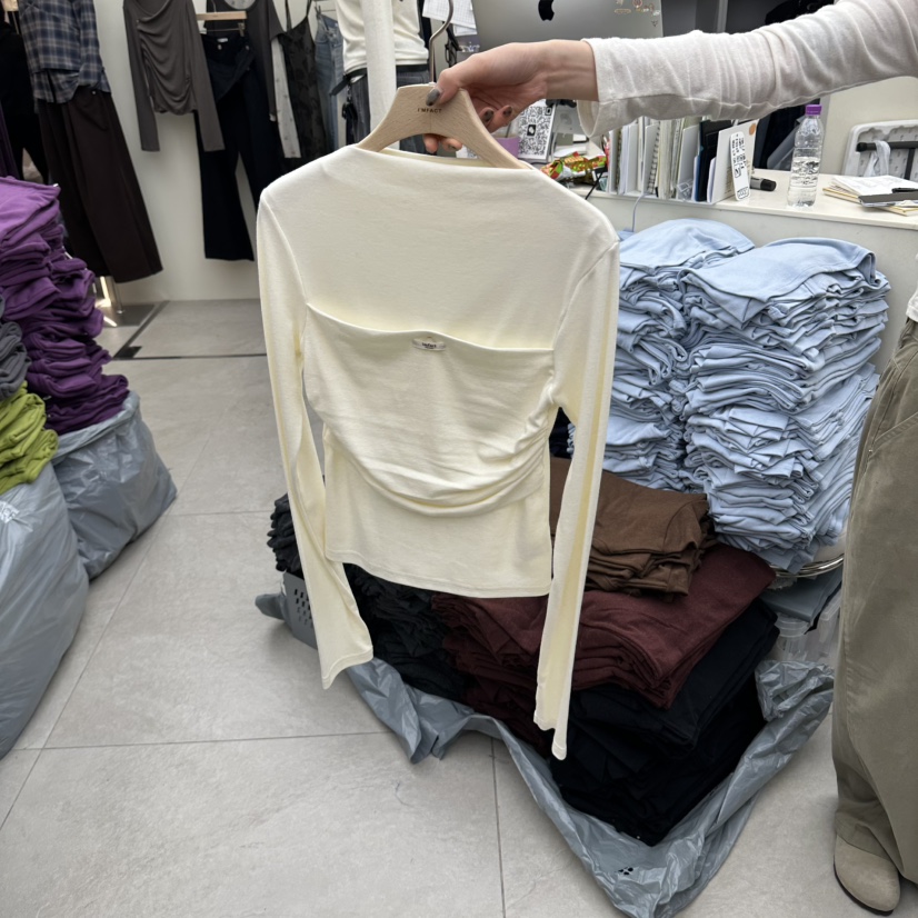 I MFACT東大門代購女裝新品時尚推薦真品熱賣人氣長袖T恤I MFACT長袖T恤圖色1