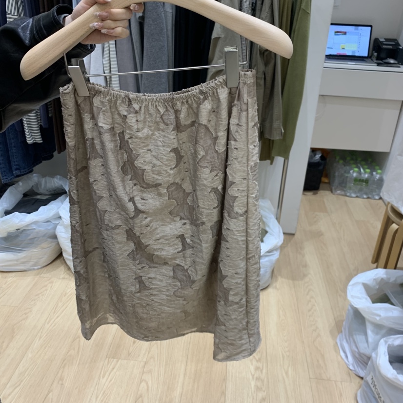 HAUS-A韓國直郵女裝新品時尚熱賣休閑真品半身裙中短裙花朵HAUSWOMEN半身裙/中短裙圖色1