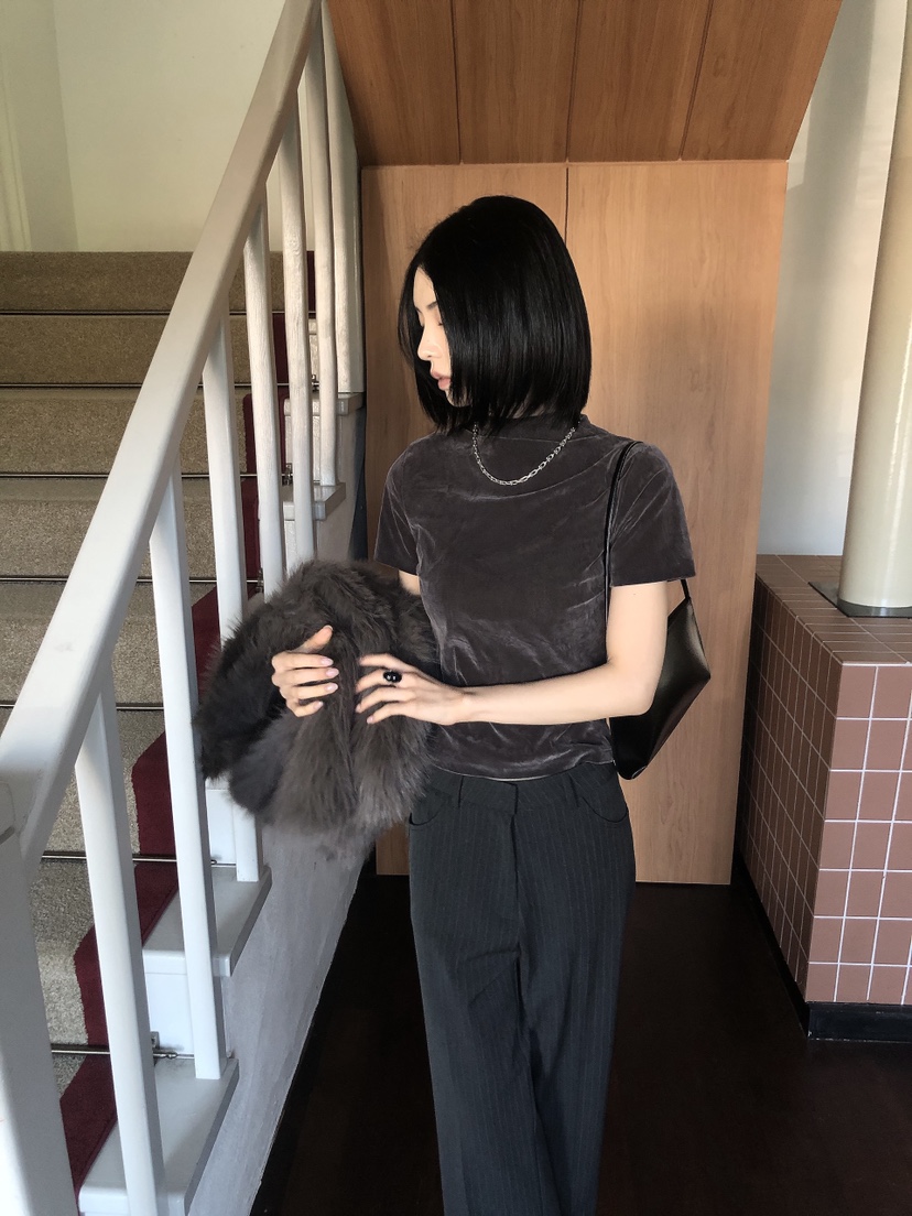 LE BUTTER韓國代購女裝新款推薦真品職業時尚T恤天鵝絨高領LE BUTTERT恤