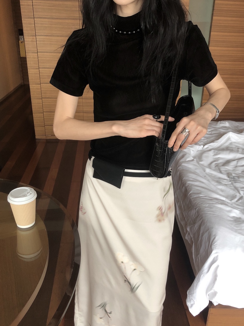 LE BUTTER韓國代購女裝新款推薦真品職業時尚T恤天鵝絨高領LE BUTTERT恤