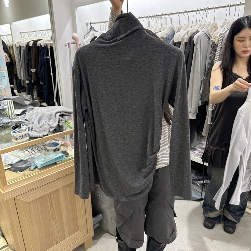 BERTHA韓國直郵女士新品推薦人氣時尚真品長袖T恤高領褶皺BERTHA長袖T恤圖色2深灰色