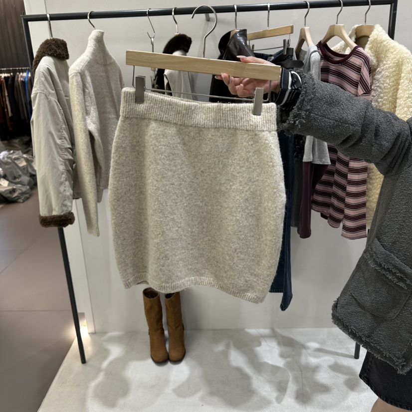 AURA東大門代購女士新款真品時尚職業熱賣休閑人氣推薦短裙Au ra短裙圖色1