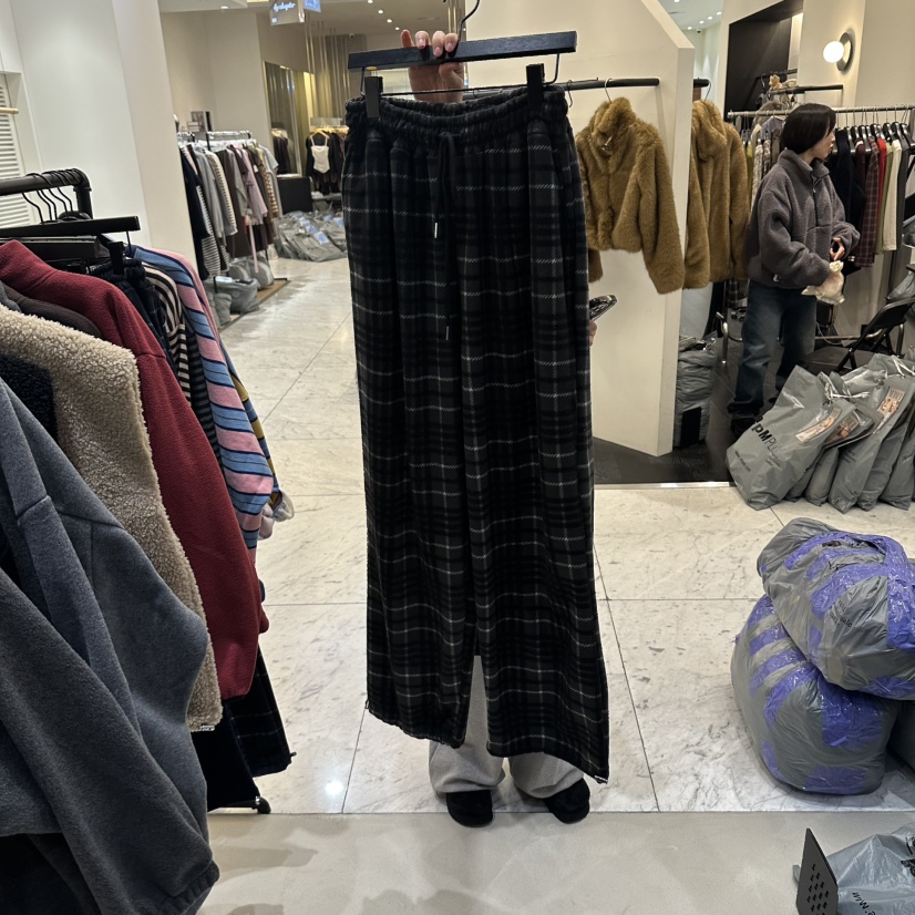 CREDITO東大門代購女裝新品真品人氣時尚休閑休閑褲格子絨CREDITO休閑褲圖色1黑色