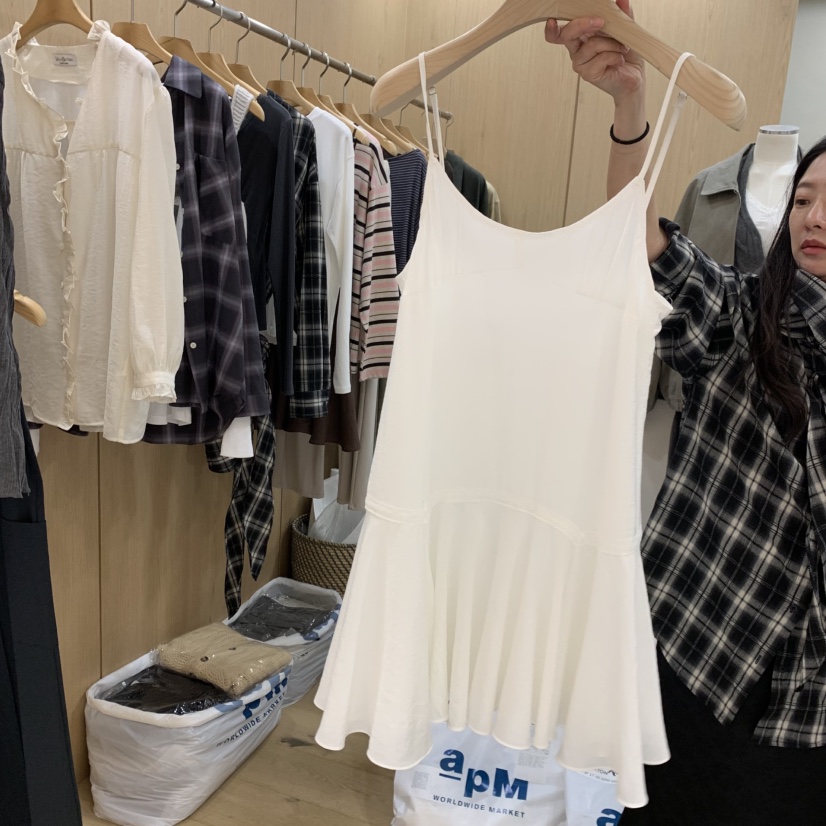 VILLABUTTON韓國直郵女裝新品時尚熱賣人氣推薦連衣裙吊帶裙VILLA BUTTON連衣裙圖色1