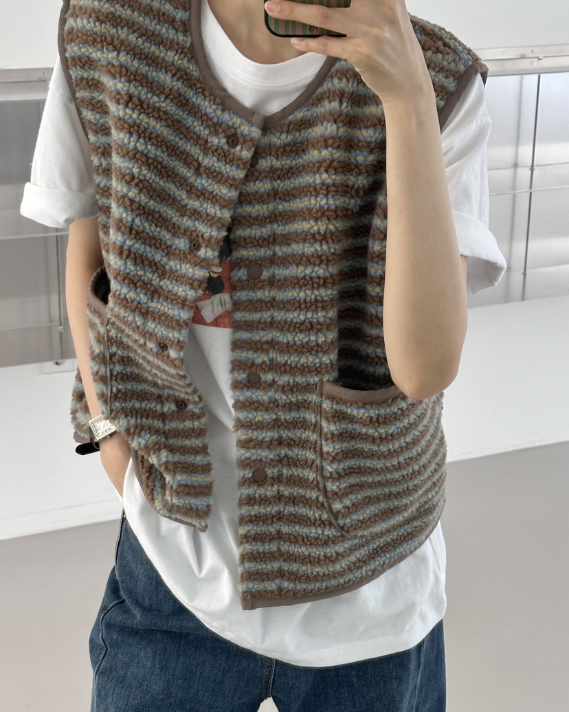 HOWDY/FACT THE NERD東大門代購女士新品推薦休閑馬甲HOWDY/FACT THE NERD馬甲圖色1