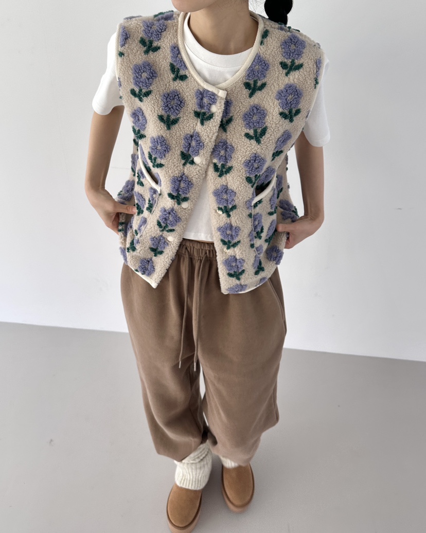 HOWDY/FACT THE NERD東大門實拍女裝新品真品馬甲花朵HOWDY/FACT THE NERD馬甲