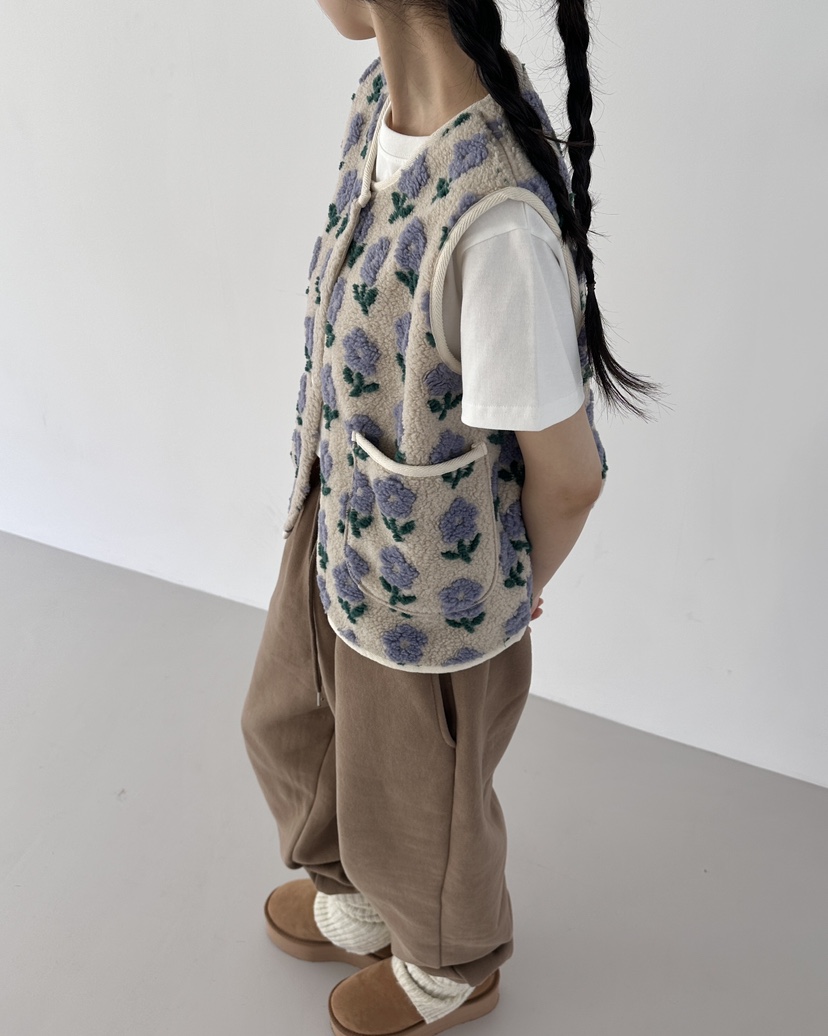 HOWDY/FACT THE NERD東大門實拍女裝新品真品馬甲花朵HOWDY/FACT THE NERD馬甲