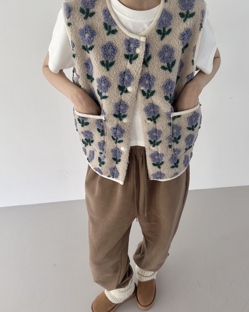 HOWDY/FACT THE NERD東大門實拍女裝新品真品馬甲花朵HOWDY/FACT THE NERD馬甲