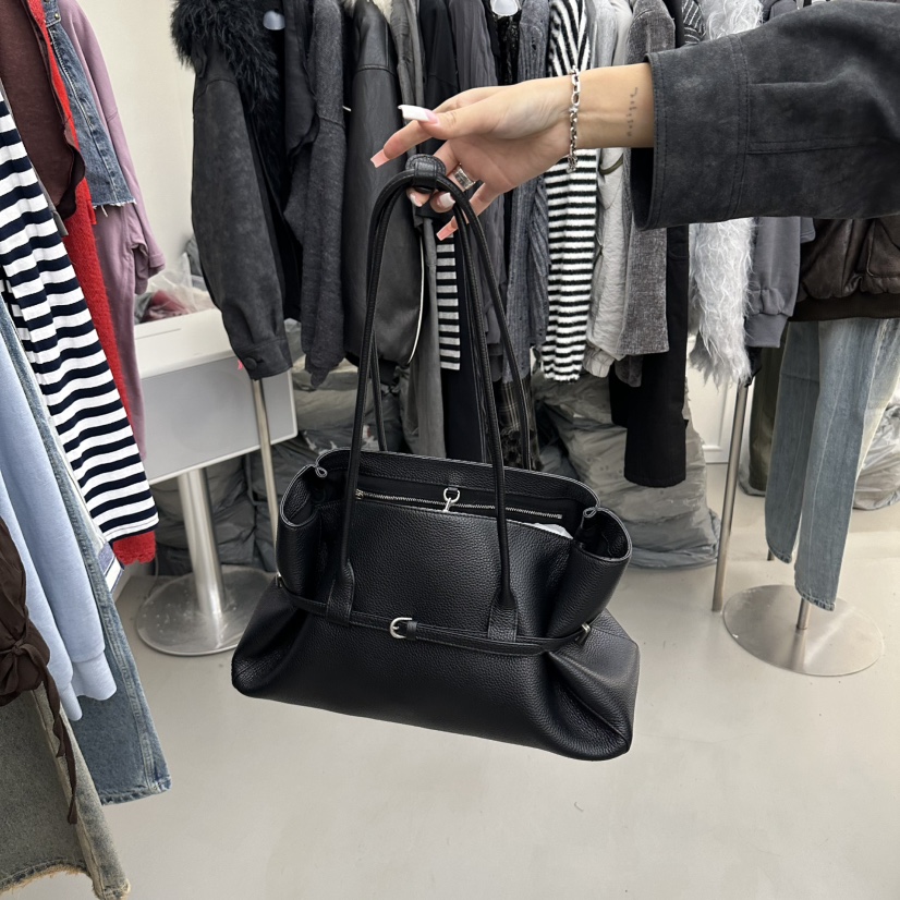 R U VAULT韓國直郵女裝新品時尚休閑真品熱賣單肩斜跨包R U VAULT單肩/斜跨包圖色2