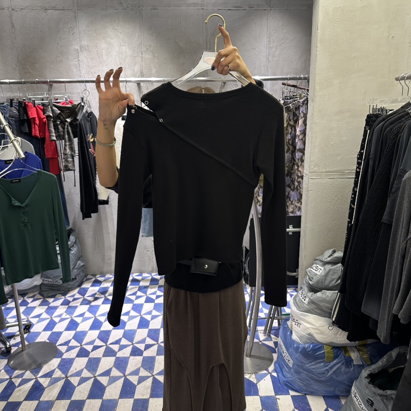 AMOUR韓國直郵女裝新品人氣休閑時尚熱賣推薦長袖T恤彈力AMOUR長袖T恤