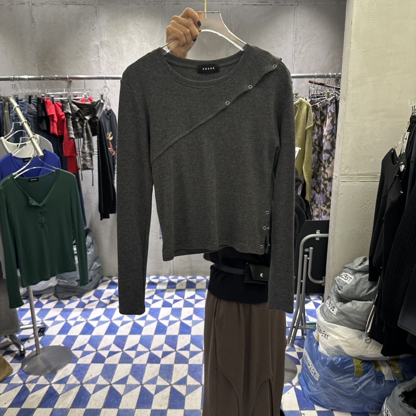 AMOUR韓國直郵女裝新品人氣休閑時尚熱賣推薦長袖T恤彈力AMOUR長袖T恤圖色1