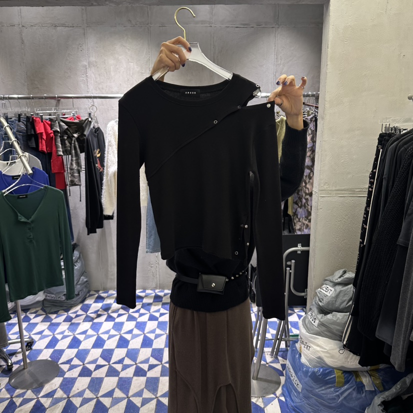 AMOUR韓國直郵女裝新品人氣休閑時尚熱賣推薦長袖T恤彈力AMOUR長袖T恤圖色2