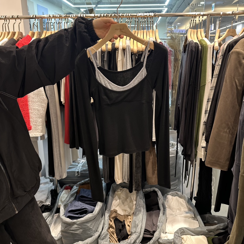 HONG.U韓國代購女裝新品熱賣推薦人氣真品休閑時尚長袖T恤HONG.U長袖T恤圖色2黑色