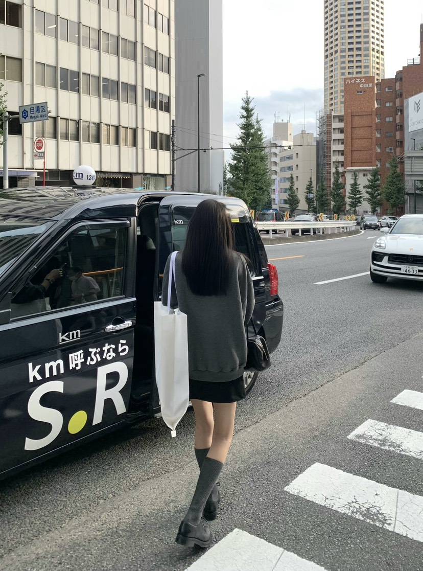 空東大門實拍女士新款休閑推薦人氣熱賣時尚真品衛衣COURGETTE衛衣