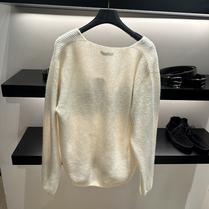 FEBRUARY 11韓國代購女士新品真品時尚熱賣毛衣不含內搭FEBRUARY 11毛衣