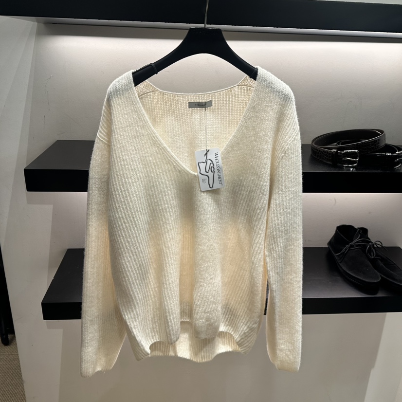 FEBRUARY 11韓國代購女士新品真品時尚熱賣毛衣不含內搭FEBRUARY 11毛衣圖色1
