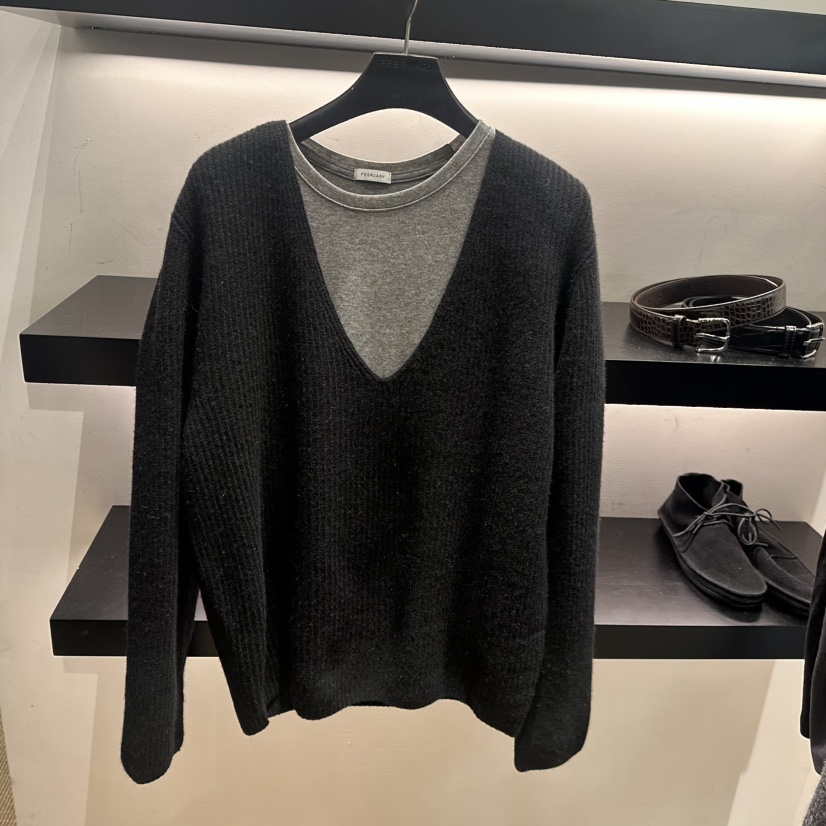 FEBRUARY 11韓國代購女士新品真品時尚熱賣毛衣不含內搭FEBRUARY 11毛衣圖色2黑色
