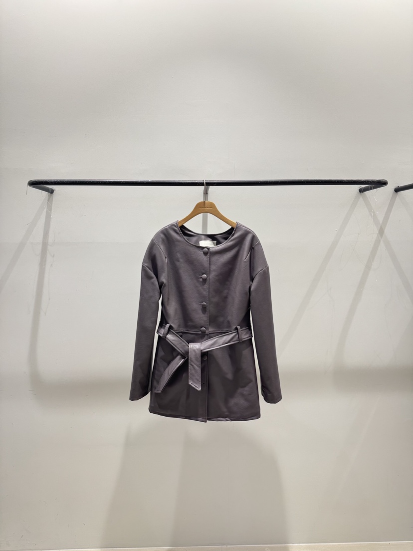 MELTED-P/A.VERY VERY東大門直郵女裝新款真品夾克OPS含腰帶雙面絎縫MELTED-P/A.VERY VERY夾克圖色1