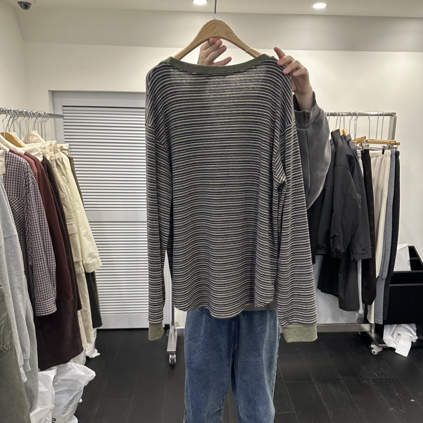 URBAN BREEZE東大門直郵女士新品真品時尚人氣長袖T恤深U領URBAN BREEZE長袖T恤