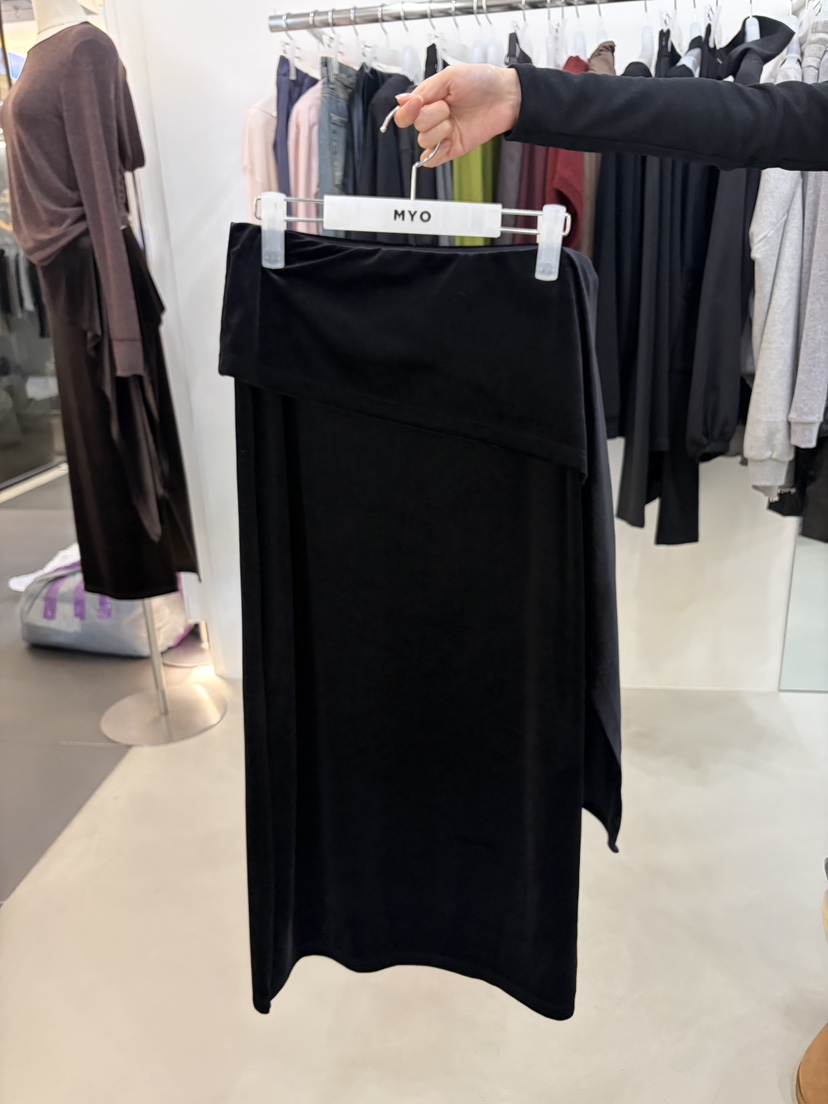 MYO韓國直郵女士新品真品時尚休閑推薦熱賣人氣長裙天鵝絨MYO長裙圖色2黑色