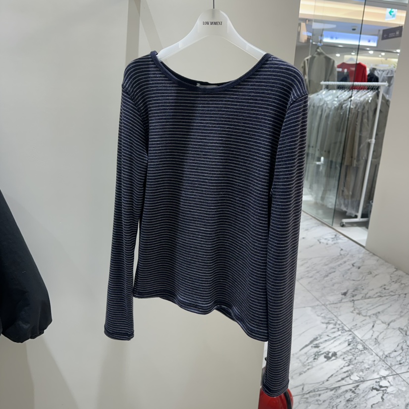 LOW MOMENT韓國直郵女士新品真品推薦時尚熱賣長袖T恤條紋LOW MOMENT長袖T恤圖色2