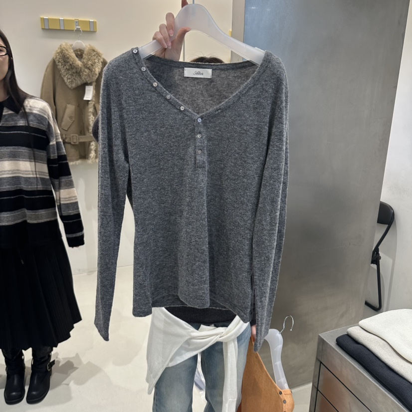 ALTER東大門實拍女裝新品推薦時尚真品熱賣人氣休閑長袖T恤Alter長袖T恤圖色2