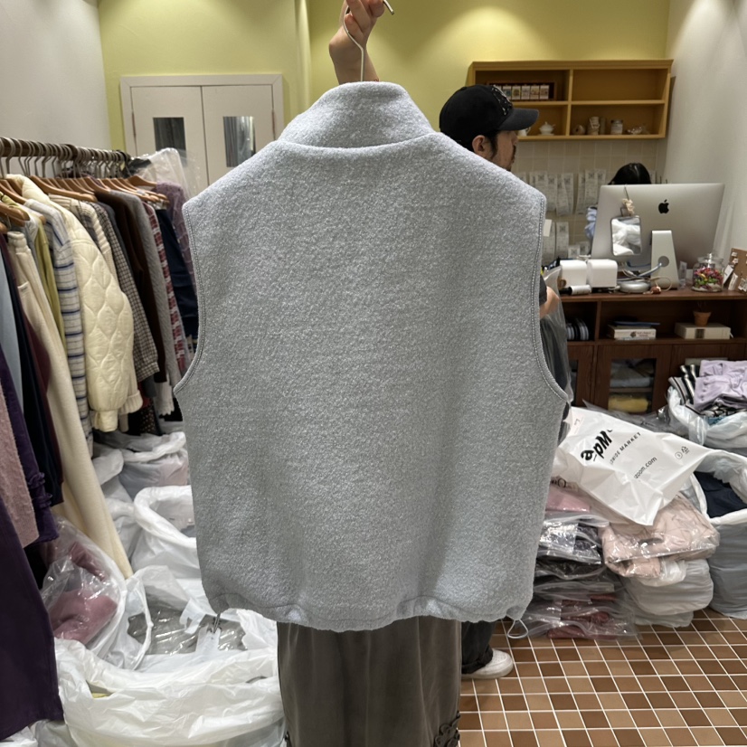 OURMOMENT東大門直郵女士新款時尚人氣熱賣休閑真品馬甲加絨OURMOMENT馬甲