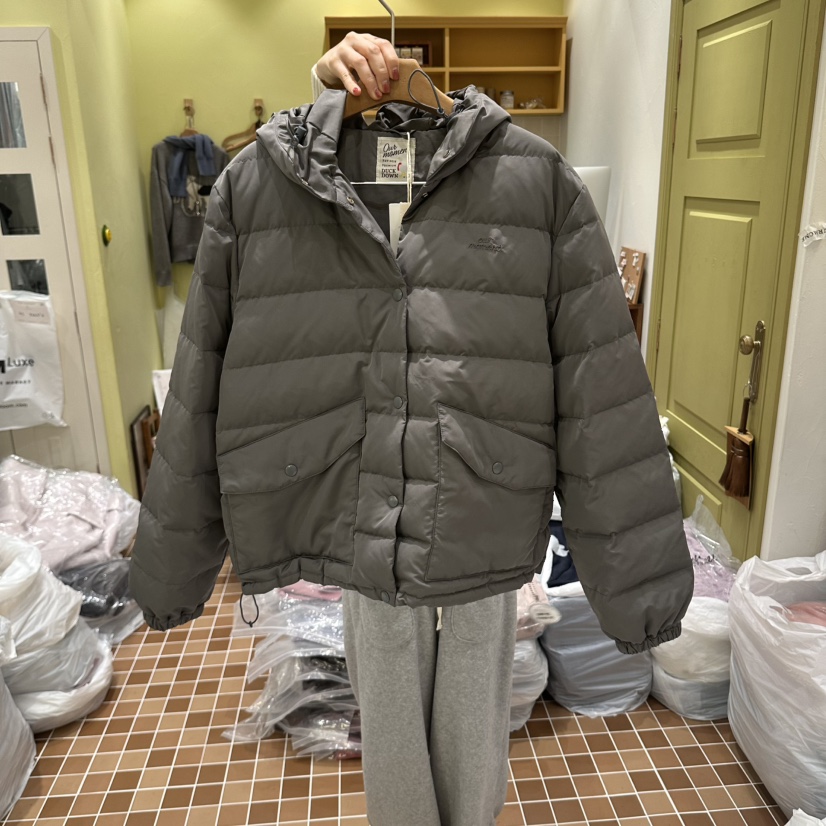 OURMOMENT東大門代購女士新品真品短款羽絨服連帽衫加厚鴨絨OURMOMENT短款羽絨服圖色2